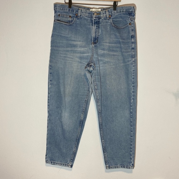 Vintage Denim - Vintage Crossroads Light Wash Relaxed Fit Mom Jeans Tapered 18 Wide Petite